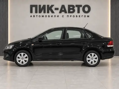Volkswagen Polo 2011, вид сбоку