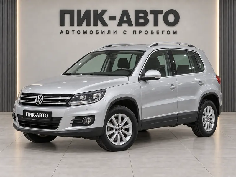 Volkswagen Tiguan 2016 — с пробегом, внедорожник, серебристый, вид спереди