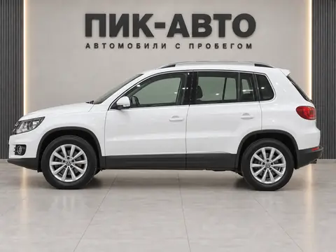 Volkswagen Tiguan 2013, вид сбоку