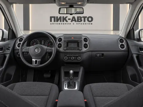 Volkswagen Tiguan 2012, панель приборов