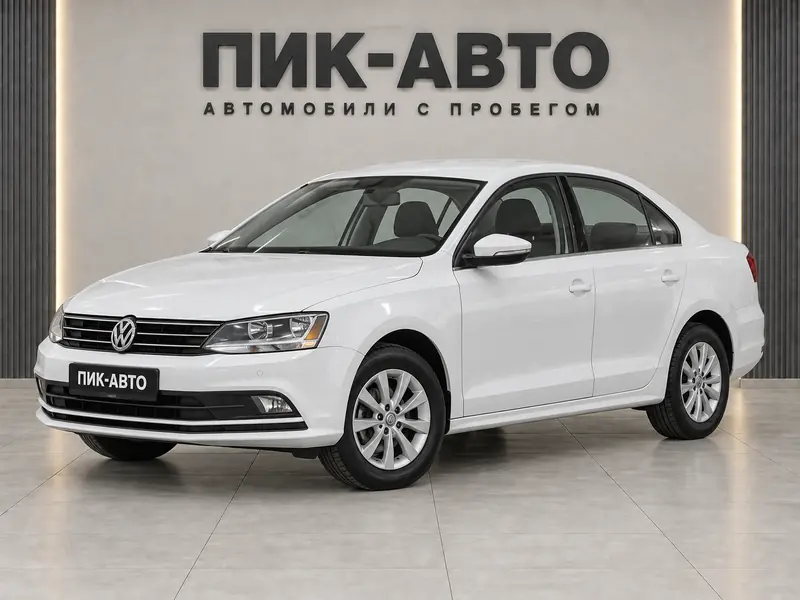 Volkswagen Jetta 2015 — с пробегом, седан, белый, вид спереди