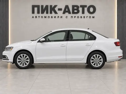 Volkswagen Jetta 2015, вид сбоку