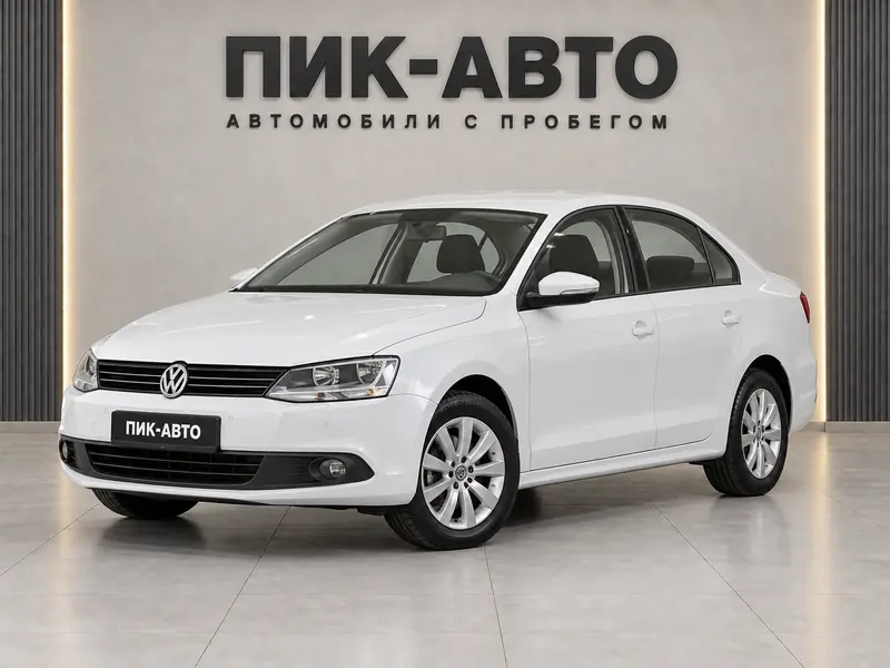 Volkswagen Jetta 2014 — с пробегом, седан, белый, вид спереди