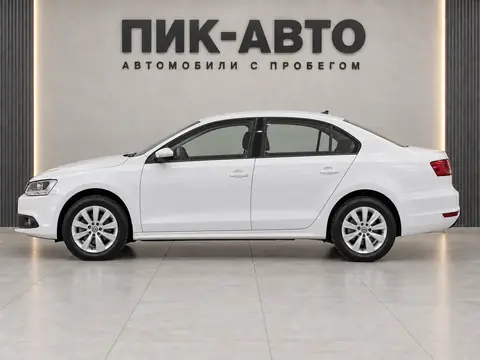 Volkswagen Jetta 2014, вид сбоку