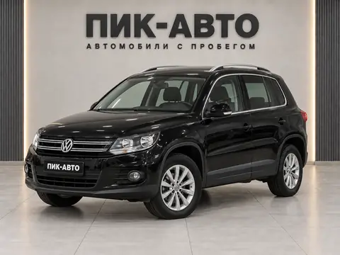 Volkswagen Tiguan 2012, вид спереди