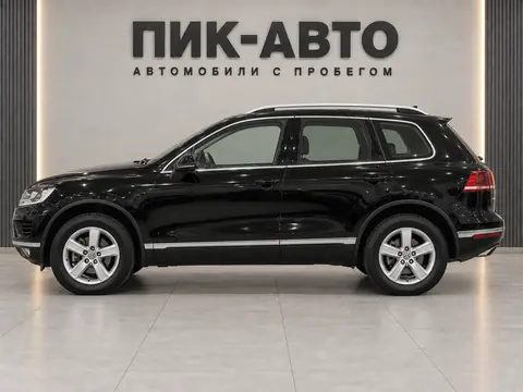 Volkswagen Touareg 2014, вид сбоку