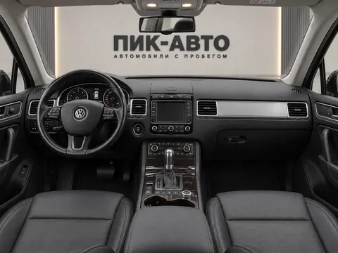 Volkswagen Touareg 2014, панель приборов