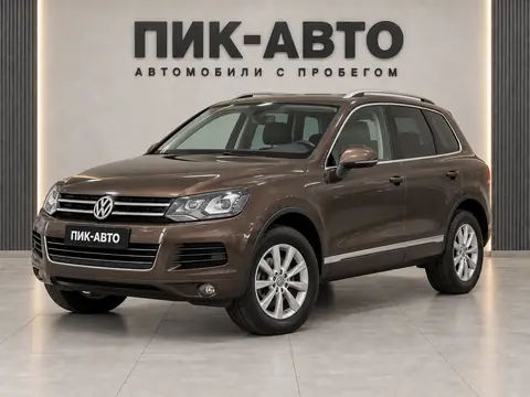 Volkswagen Touareg 2010, вид спереди