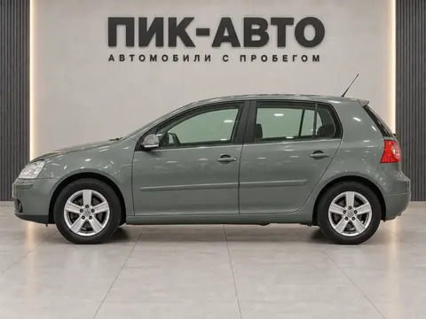 Volkswagen Golf 2006, вид сбоку