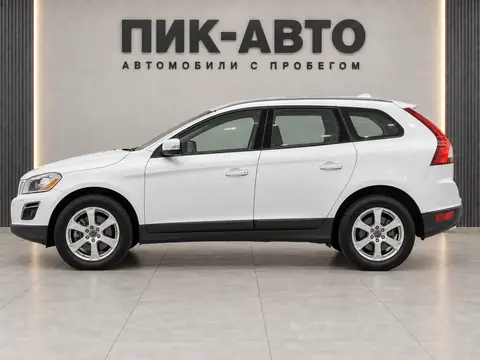 Volvo XC60 2012, вид сбоку
