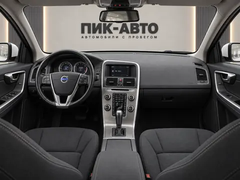 Volvo XC60 2012, панель приборов