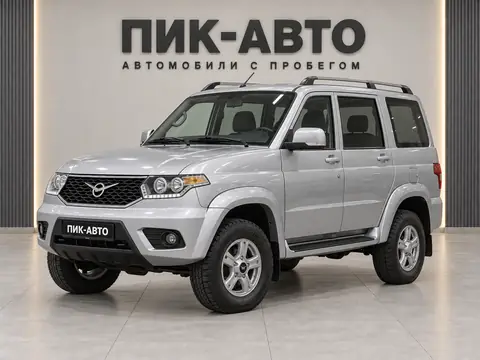 УАЗ Патриот 2018, вид спереди