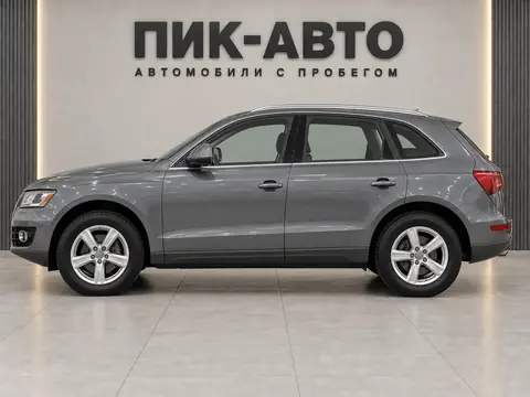 Audi Q5 2012, вид сбоку