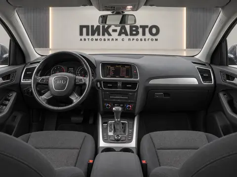 Audi Q5 2012, панель приборов