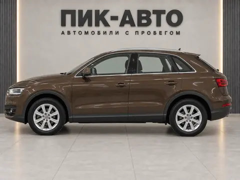 Audi Q3 2012, вид сбоку