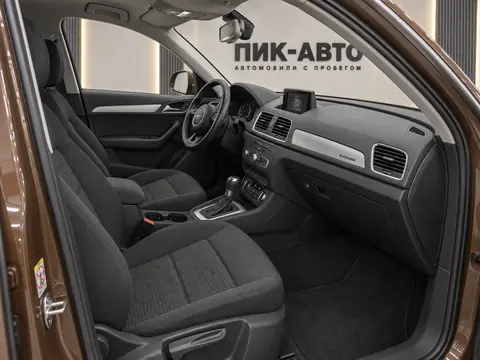 Audi Q3 2012, салон