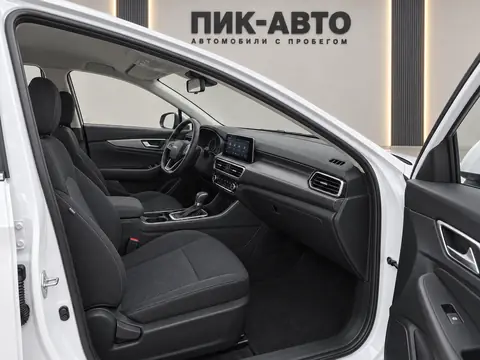 BAIC U5 Plus 2025, салон