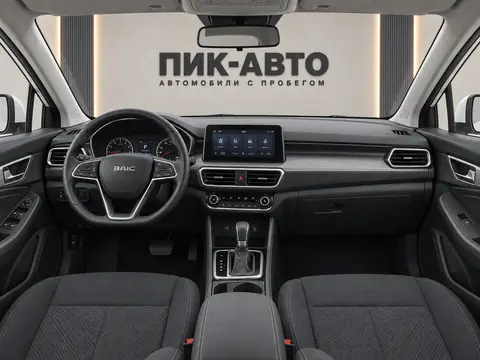 BAIC U5 Plus 2025, панель приборов