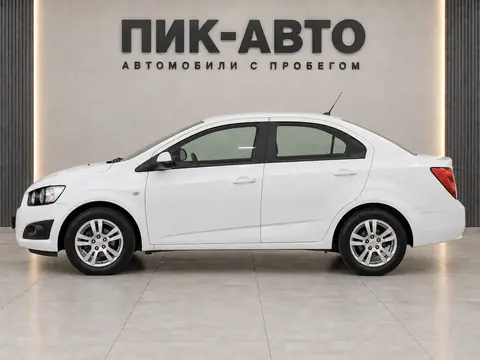 Chevrolet Aveo 2012, вид сбоку
