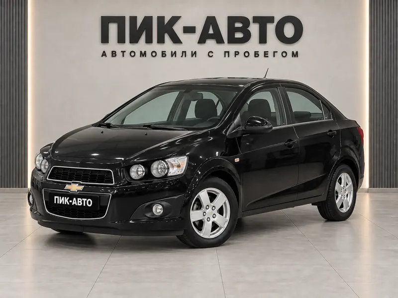 Chevrolet Aveo 2013 — с пробегом, седан, черный, вид спереди