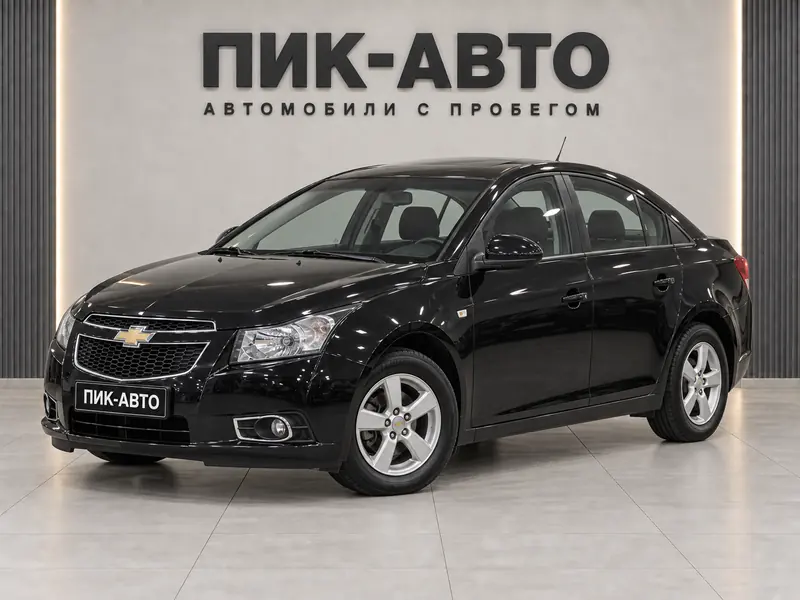 Chevrolet Cruze 2013 — с пробегом, седан, черный металлик, вид спереди
