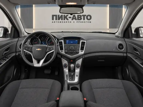 Chevrolet Cruze 2013, панель приборов