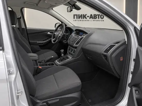 Ford Focus 2012, салон