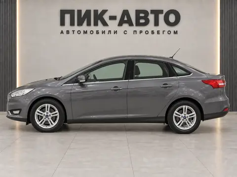 Ford Focus 2016, вид сбоку