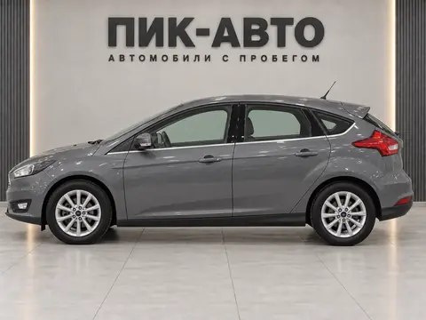 Ford Focus 2016, вид сбоку