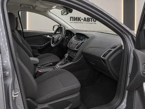 Ford Focus 2016, салон