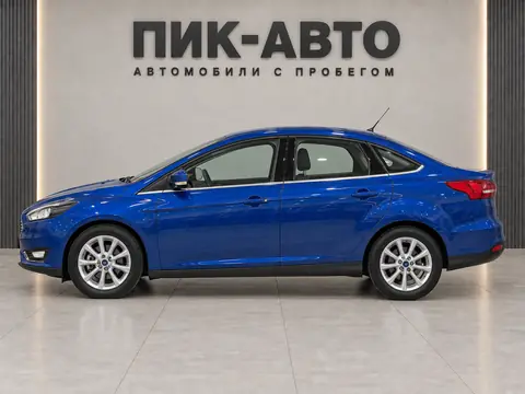 Ford Focus 2017, вид сбоку