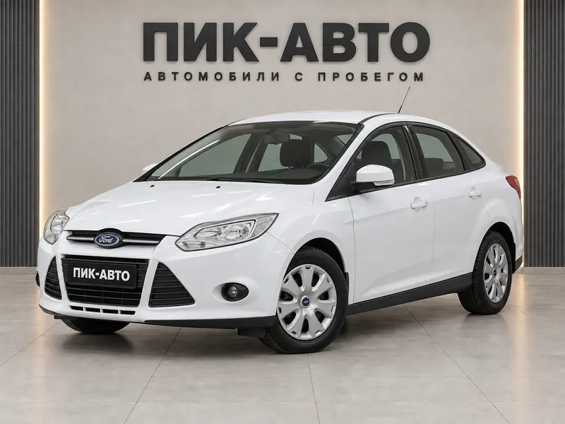 Ford Focus 2012 — с пробегом, седан, белый, вид спереди