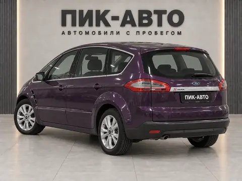 Ford S-Max 2011, вид сзади