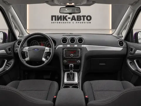 Ford S-Max 2011, панель приборов