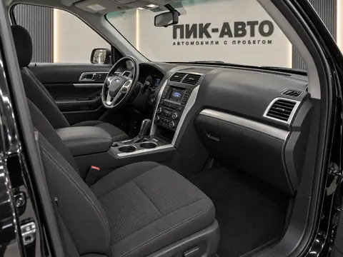 Ford Explorer 2013, салон