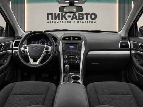 Ford Explorer 2013, панель приборов