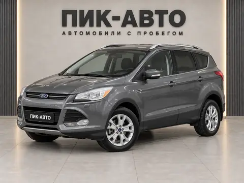 Ford Kuga 2016, вид спереди
