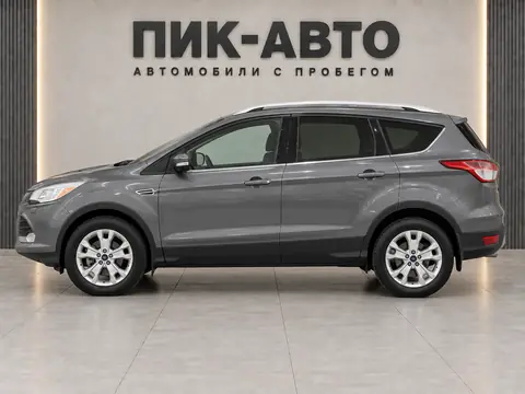 Ford Kuga 2016, вид сбоку