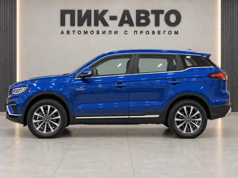 Geely Atlas 2021, вид сбоку