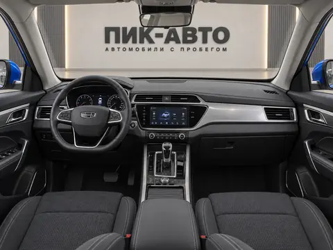 Geely Atlas 2021, панель приборов