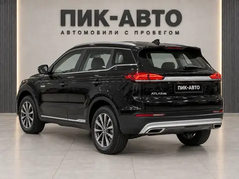 Geely Atlas 2022, вид сзади