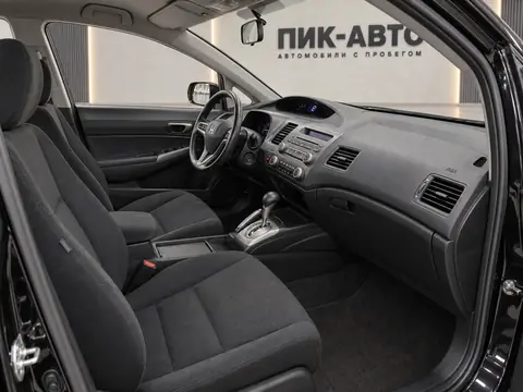 Honda Civic 2007, салон