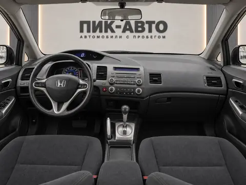 Honda Civic 2007, панель приборов