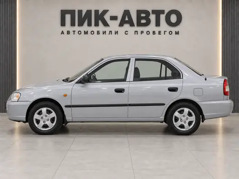 Hyundai Accent 2007, вид сбоку