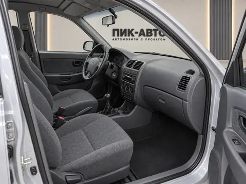 Hyundai Accent 2007, салон