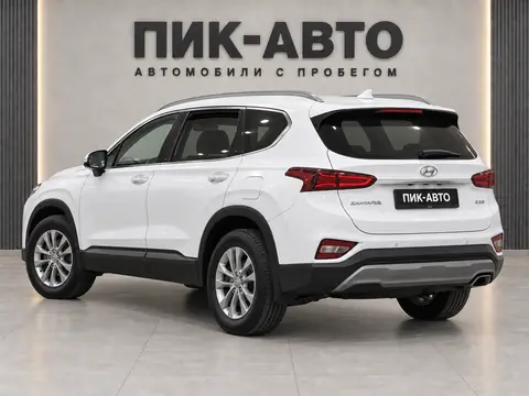 Hyundai Santa Fe 2018, вид сзади