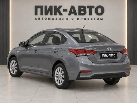 Hyundai Solaris 2018, вид сзади