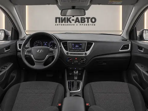 Hyundai Solaris 2018, панель приборов