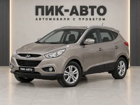 Hyundai ix35 2011, вид спереди
