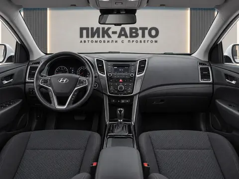 Hyundai i40 2015, панель приборов